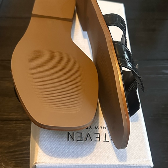Brand new Steven Harlien Black croc H Sandals🖤 - Picture 3 of 3